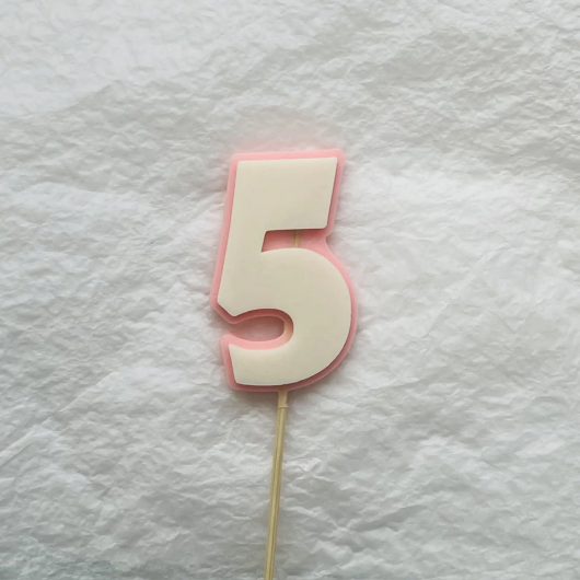 Фигурка из шоколадной глазури 